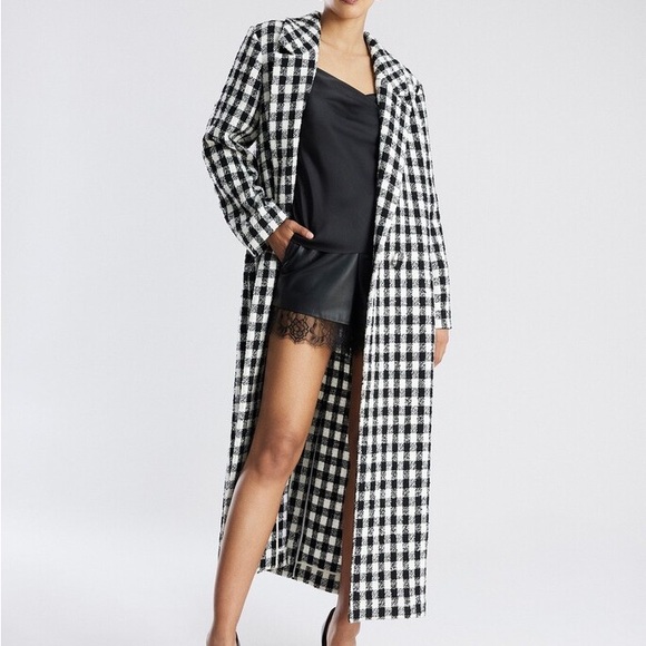BCBGMaxAzria Jackets & Blazers - BCBGMaxAzria Monochrome Checkered Coat